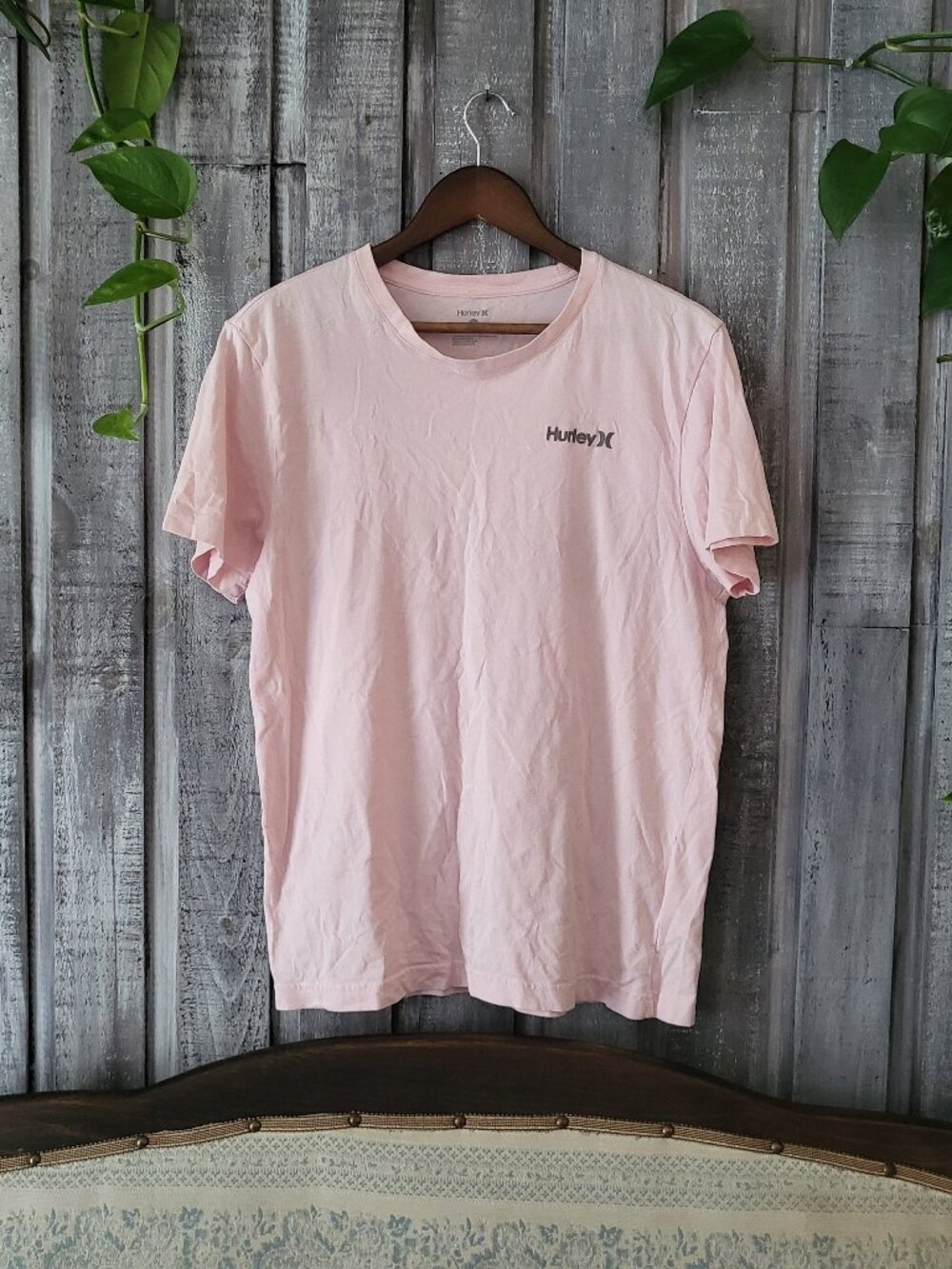 Hurley Men's Short Sleeve Icon Logo T-Shirt Light Pink Size M